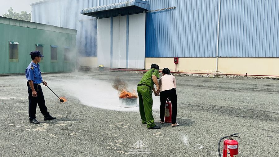 Tập huấn phòng cháy chữa cháy cho cán bộ công nhân bao bì Toàn Phát