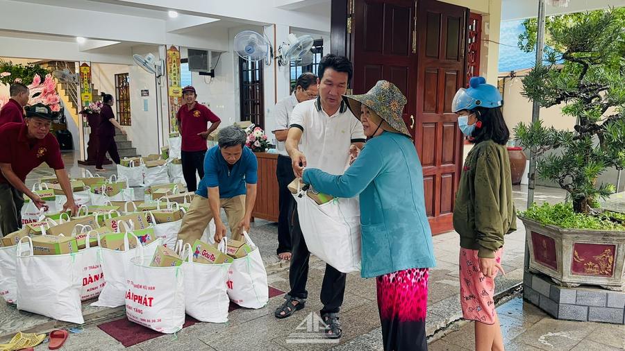 Chương trình thiện nguyện yêu thương, tặng quà cho bà con tại chùa Giác Tâm